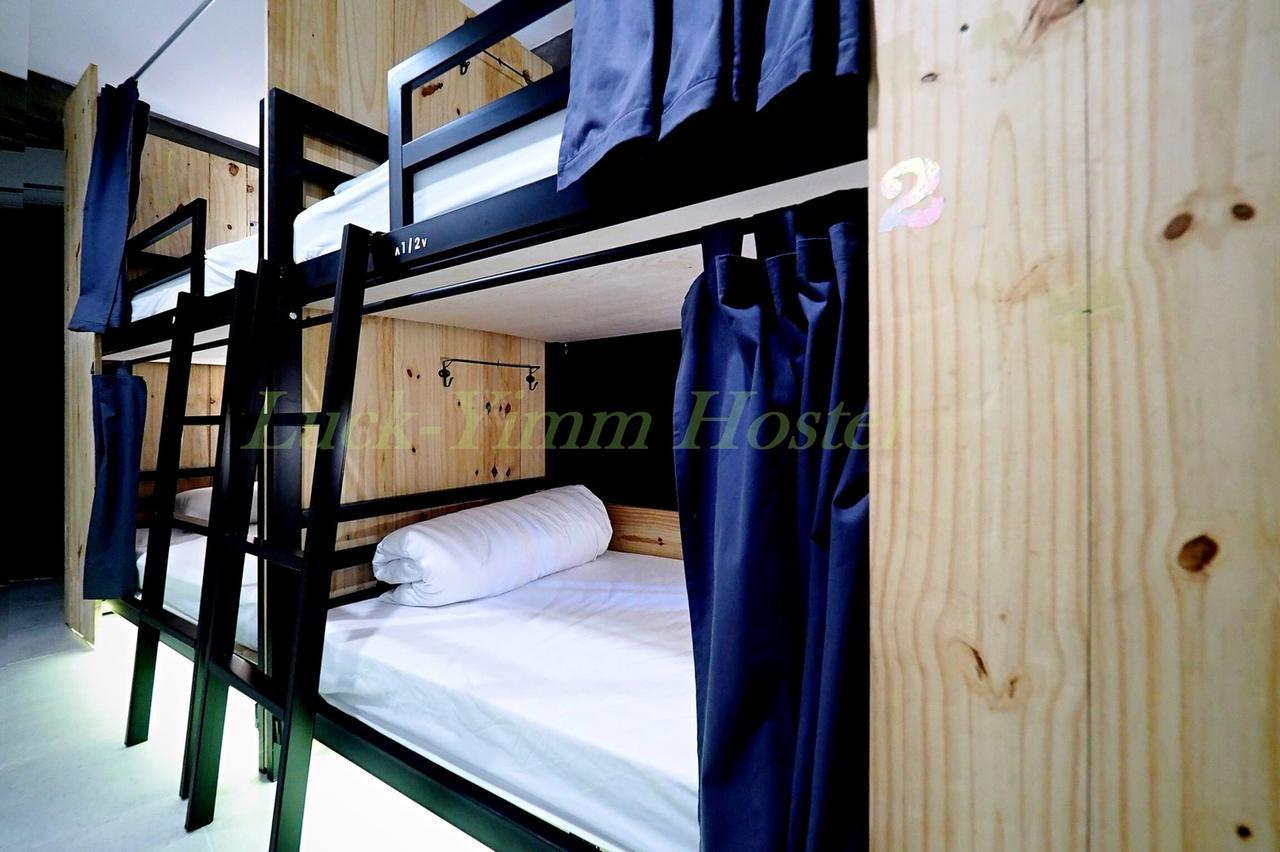 בנגקוק Luck Yimm Hostel (Adults Only) מראה חיצוני תמונה
