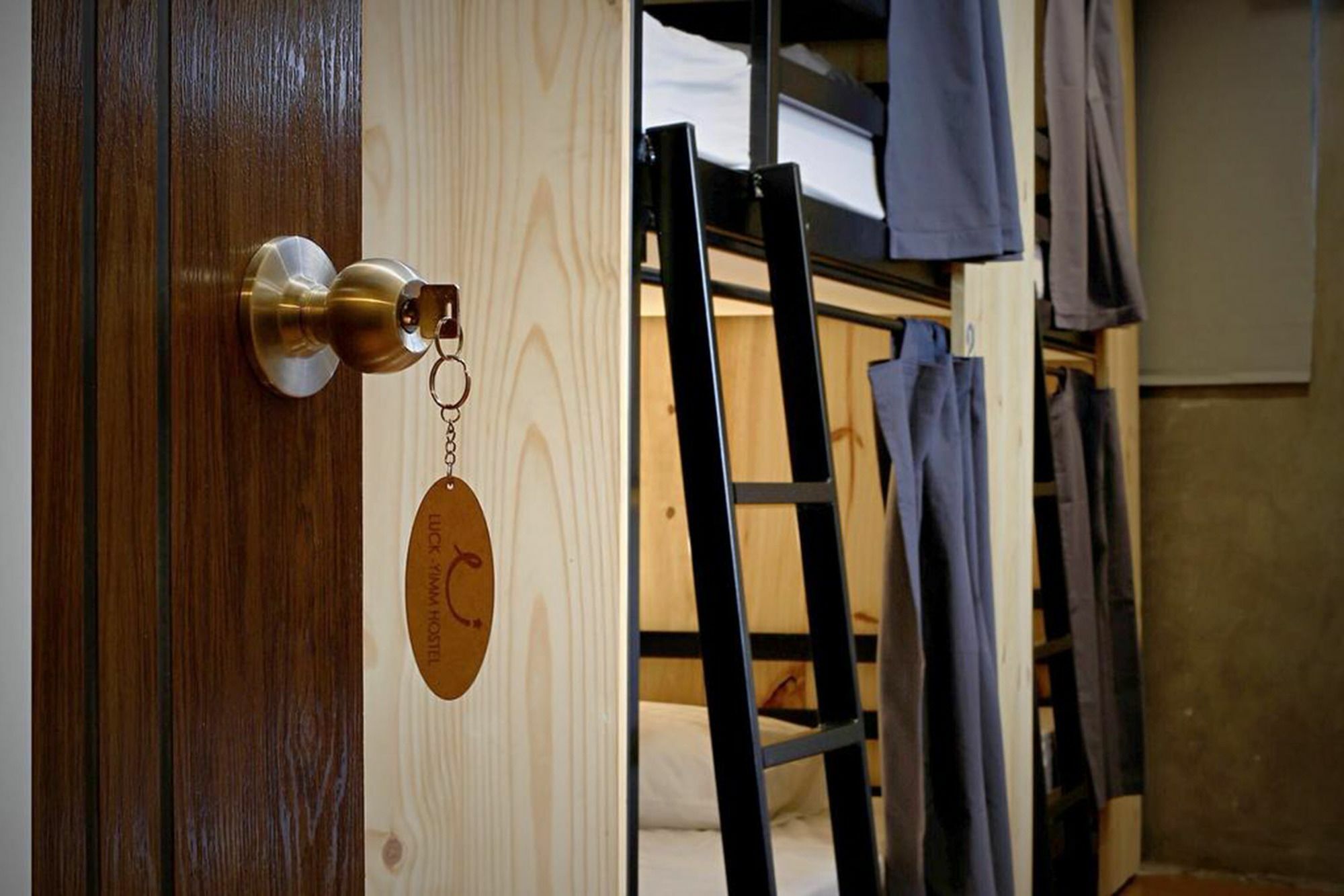 בנגקוק Luck Yimm Hostel (Adults Only) מראה חיצוני תמונה